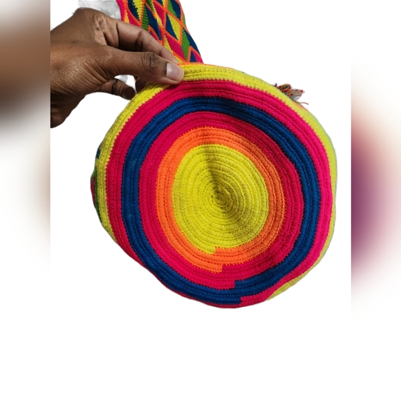Wayuu Mochila 100% Handmade Bucket Crossbody - Picture 5 of 12